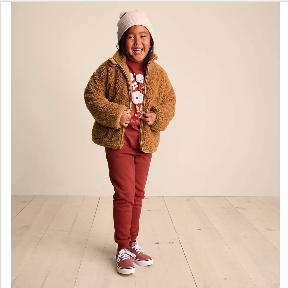 Little Co.byLaurenConrad Reversible High PileFleece Jacket
Color Chipmunk size 5
